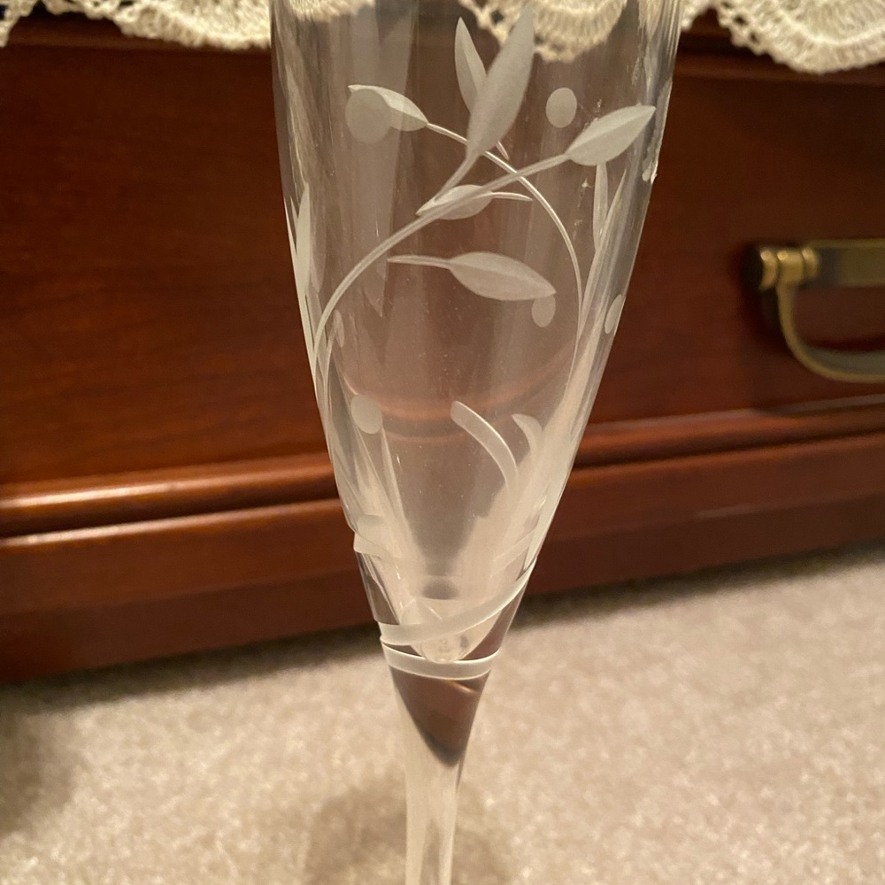 2 Lenox Crystal Etched Champagne Glass Flutes 11 1/8" - Picture 5 of 6